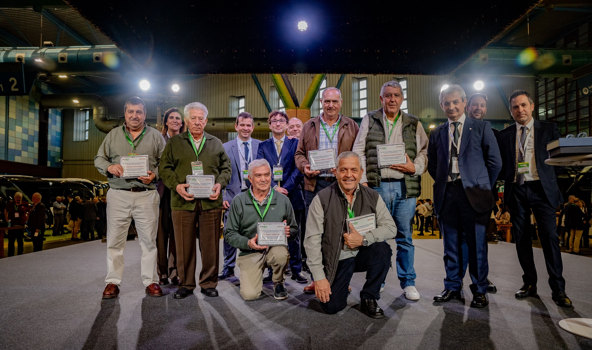 Homenajes y reconocimientos a profesionales y a empresas centenarias en Feriabus 2026
